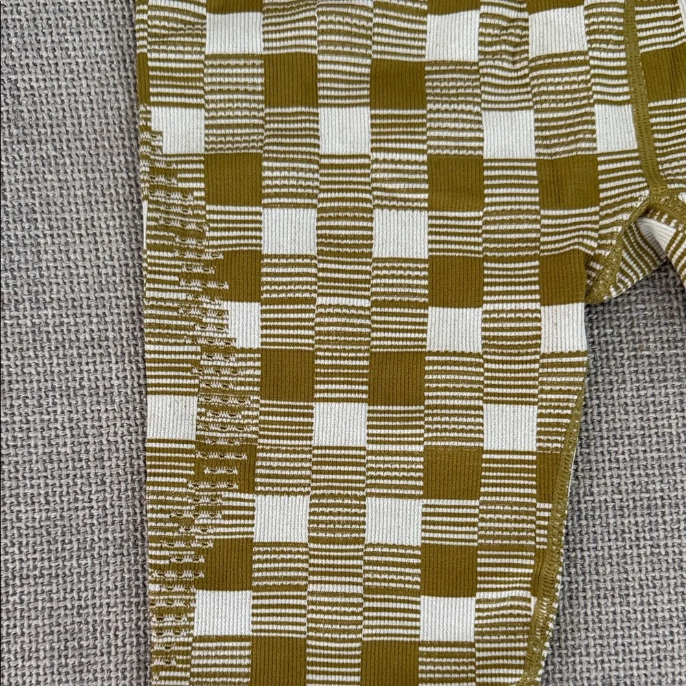 NWT Free People Movement Good Karma Lime/Vert Capri Leggings Size M-L